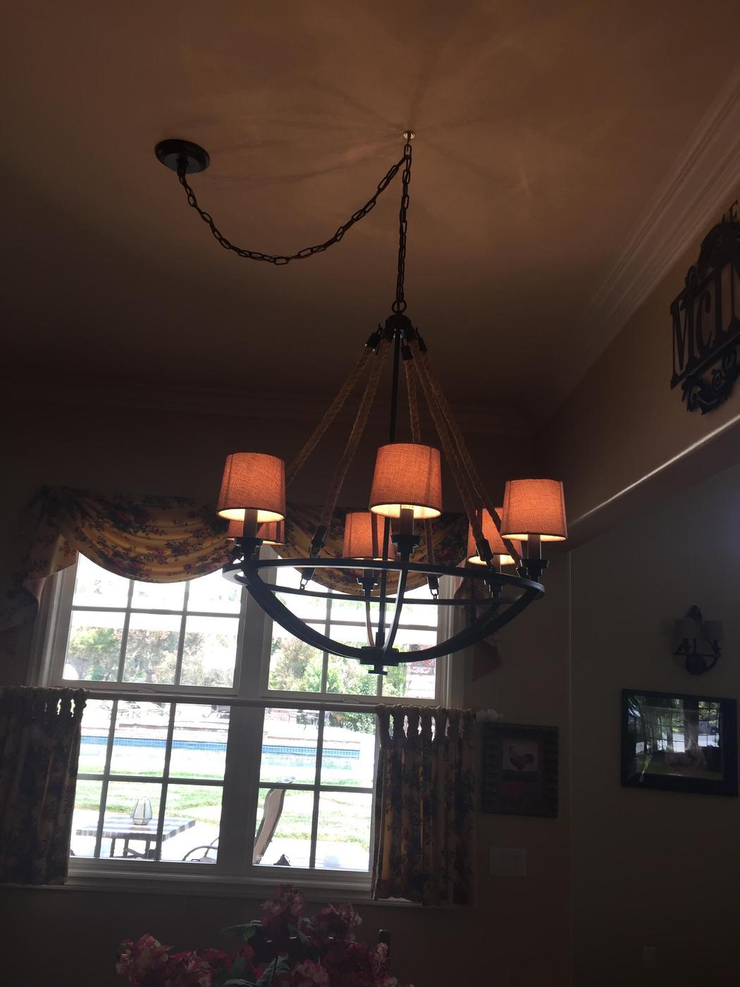 Professional Lighting Services lamp install en Thousand Oaks, California