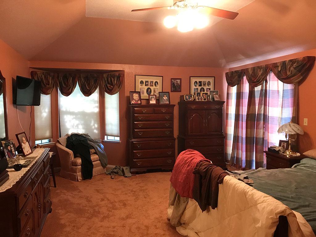 Mom�s House Cleaning residential and commercial cleaning